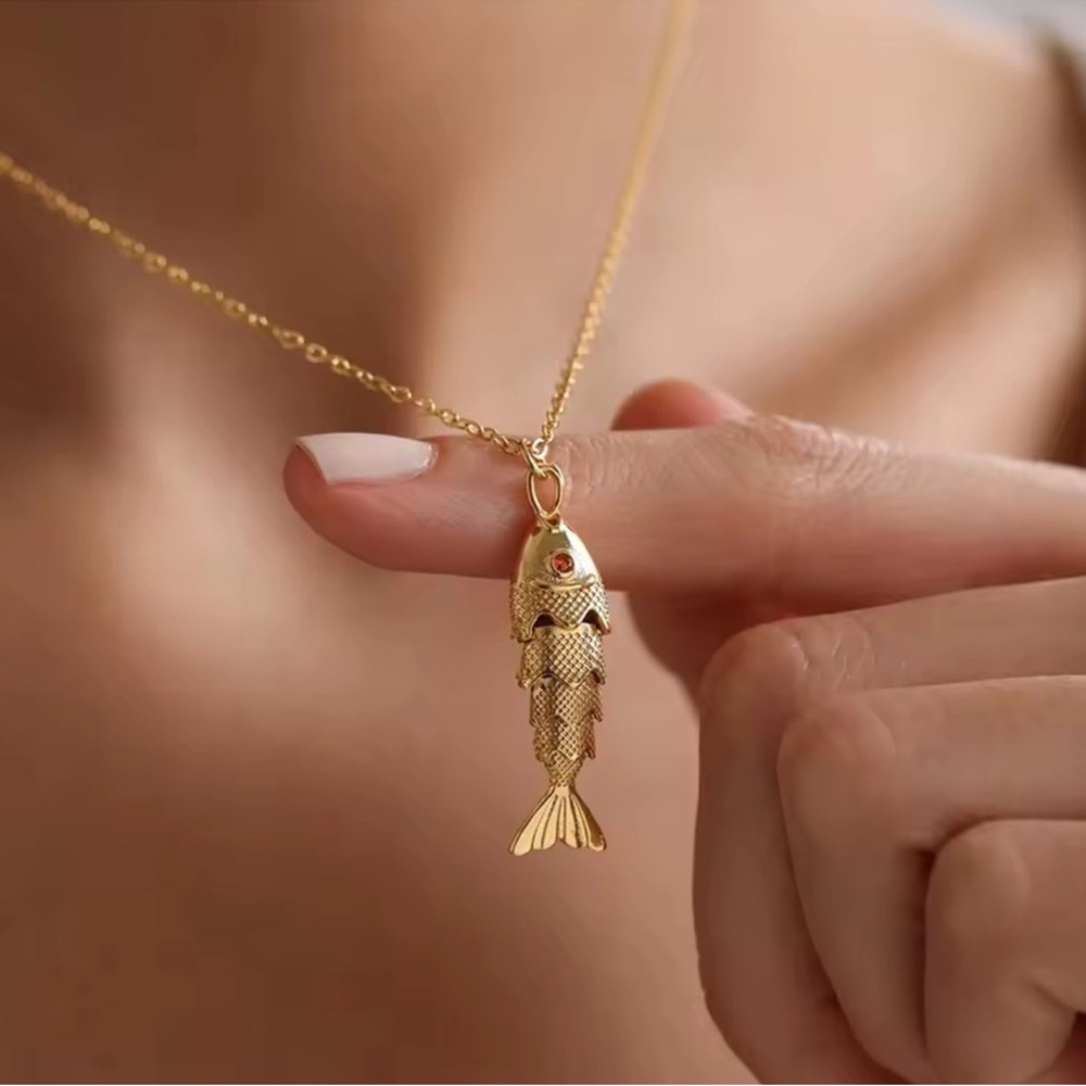 New! Gold Fish Pendant Necklace